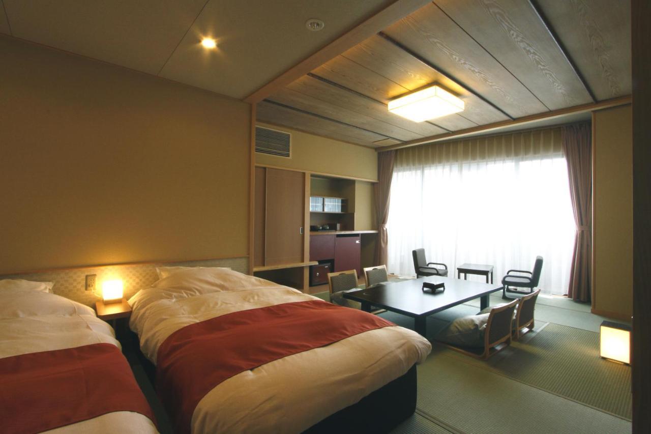 Atami Juraku Hotel Bagian luar foto